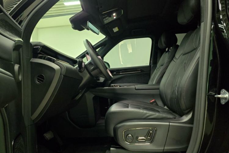 Used Zeekr 009 2024 Six-Seat Executive Version 4WD 108 kWh Exterior 5