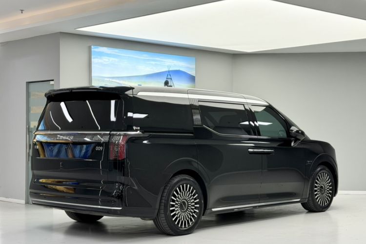Used Zeekr 009 2024 7-Seater Walk-Through Version Four-Wheel Drive 108 kWh Exterior 5