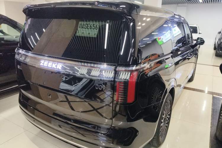 Used Zeekr 009 2024 7-Seater Aisle Version 108 kWh Exterior 5