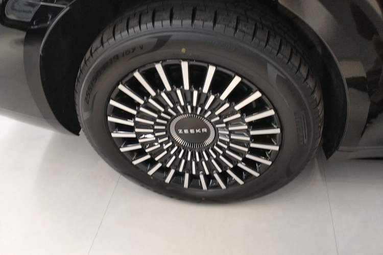 Used Zeekr 009 2024 Six-Seat Executive Version 4WD 108 kWh Exterior 5