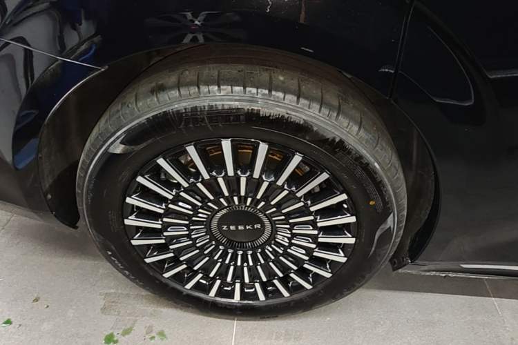 Used Zeekr 009 2024 Six-Seat Executive Version 4WD 108 kWh Exterior 5