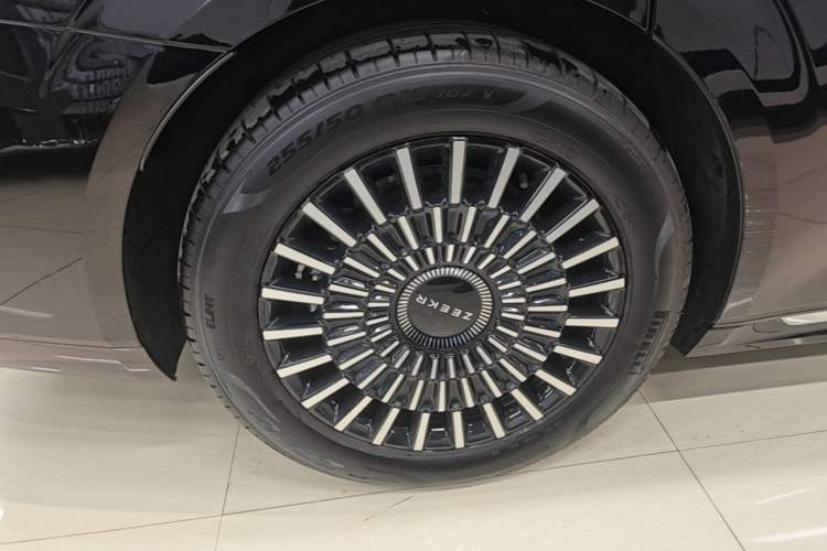 Used Zeekr 009 2024 Six-Seat Executive Version 4WD 108 kWh Exterior 5