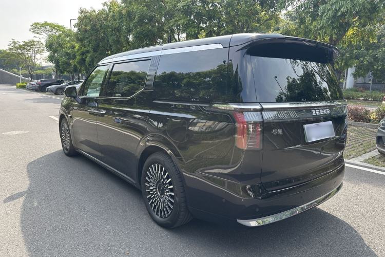 Used Zeekr 009 2024 7-Seater Walk-Through Version Four-Wheel Drive 108 kWh Exterior 5