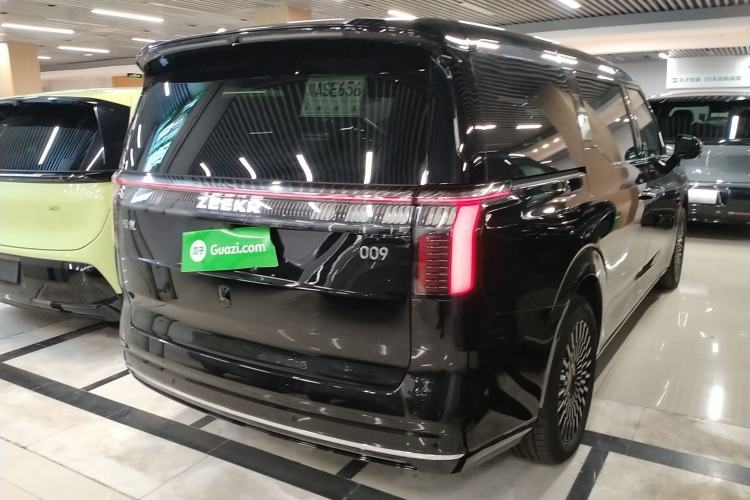 Used Zeekr 009 2024 7-Seater Aisle Version 108 kWh Exterior 5