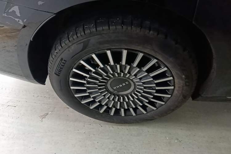Used Zeekr 009 2024 Six-Seat Executive Version 4WD 108 kWh Exterior 5