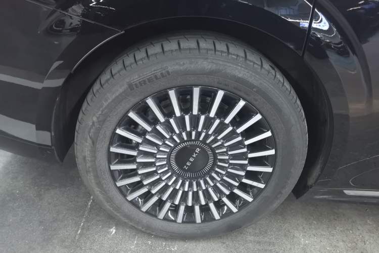 Used Zeekr 009 2024 7-Seater Walk-Through Version Four-Wheel Drive 108 kWh Exterior 5