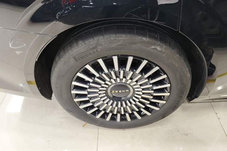 Used Zeekr 009 2024 Six-Seat Executive Version 4WD 108 kWh Exterior 5