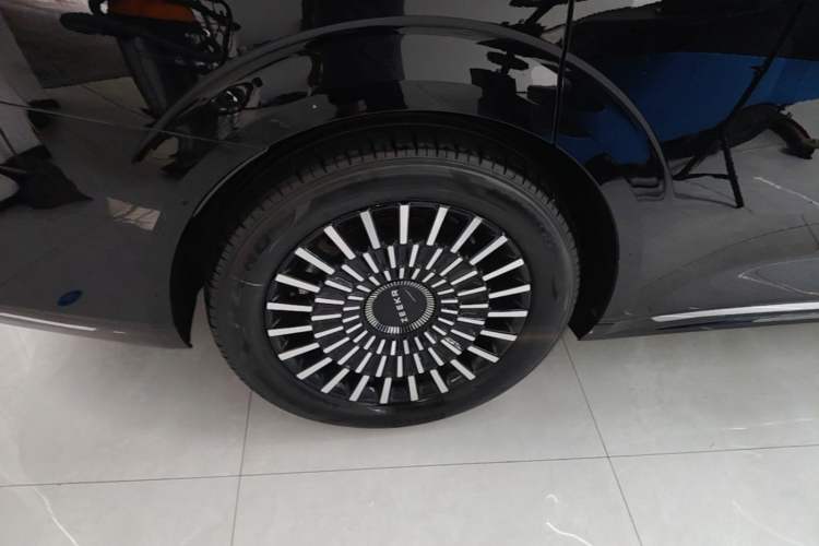 Used Zeekr 009 2024 7-Seater Walk-Through Version Four-Wheel Drive 108 kWh Exterior 5