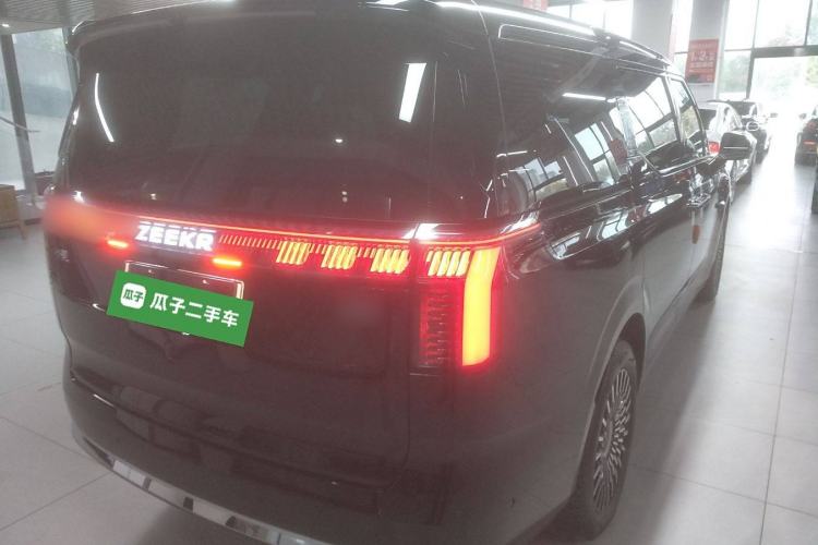 Used Zeekr 009 2024 7-Seater Aisle Version 108 kWh Exterior 5