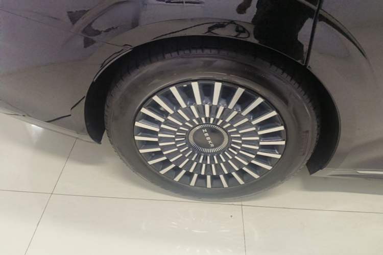 Used Zeekr 009 2024 Six-Seat Executive Version 4WD 108 kWh Exterior 5