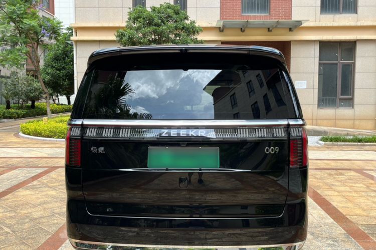 Used Zeekr 009 2024 7-Seater Aisle Version 108 kWh Exterior 6
