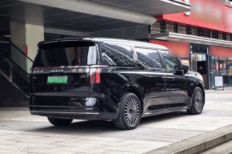 Used Zeekr 009 2024 7-Seater Walk-Through Version Four-Wheel Drive 108 kWh Exterior 6