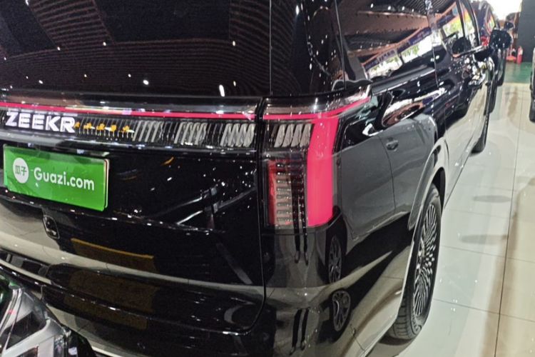 Used Zeekr 009 2024 7-Seater Aisle Version 108 kWh Exterior 6