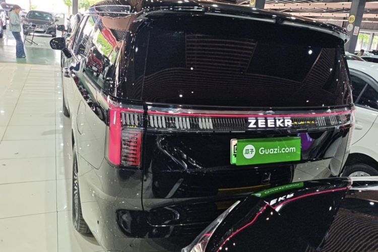 Used Zeekr 009 2024 7-Seater Aisle Version 108 kWh Exterior 8