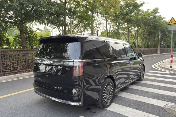 Used Zeekr 009 2024 7-Seater Walk-Through Version Four-Wheel Drive 108 kWh Exterior 8