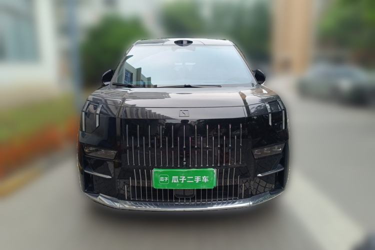 Used Zeekr 009 2024 7-Seater Aisle Version 108 kWh Front