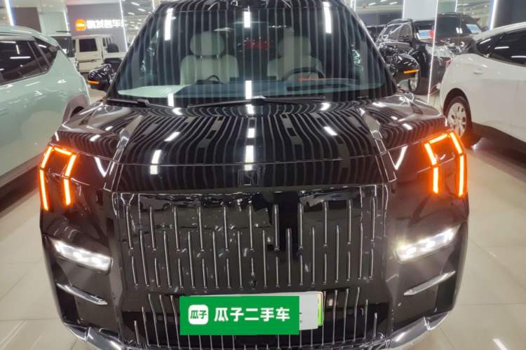 Used Zeekr 009 2024 7-Seater Aisle Version 108 kWh Front