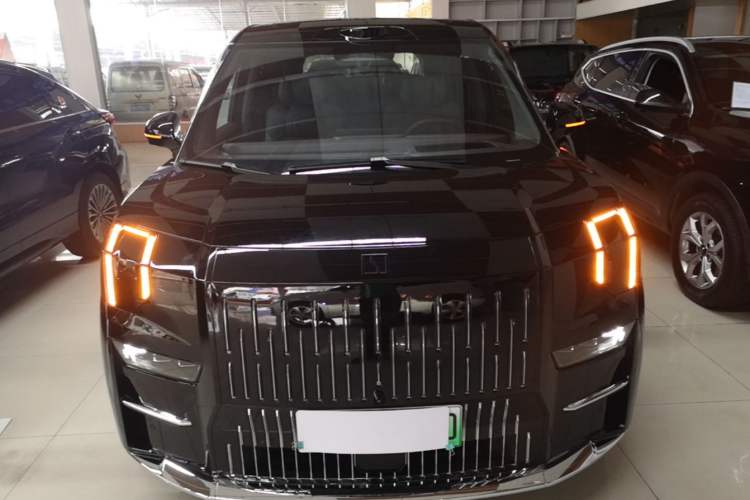 Used Zeekr 009 2024 7-Seater Aisle Version 108 kWh Front