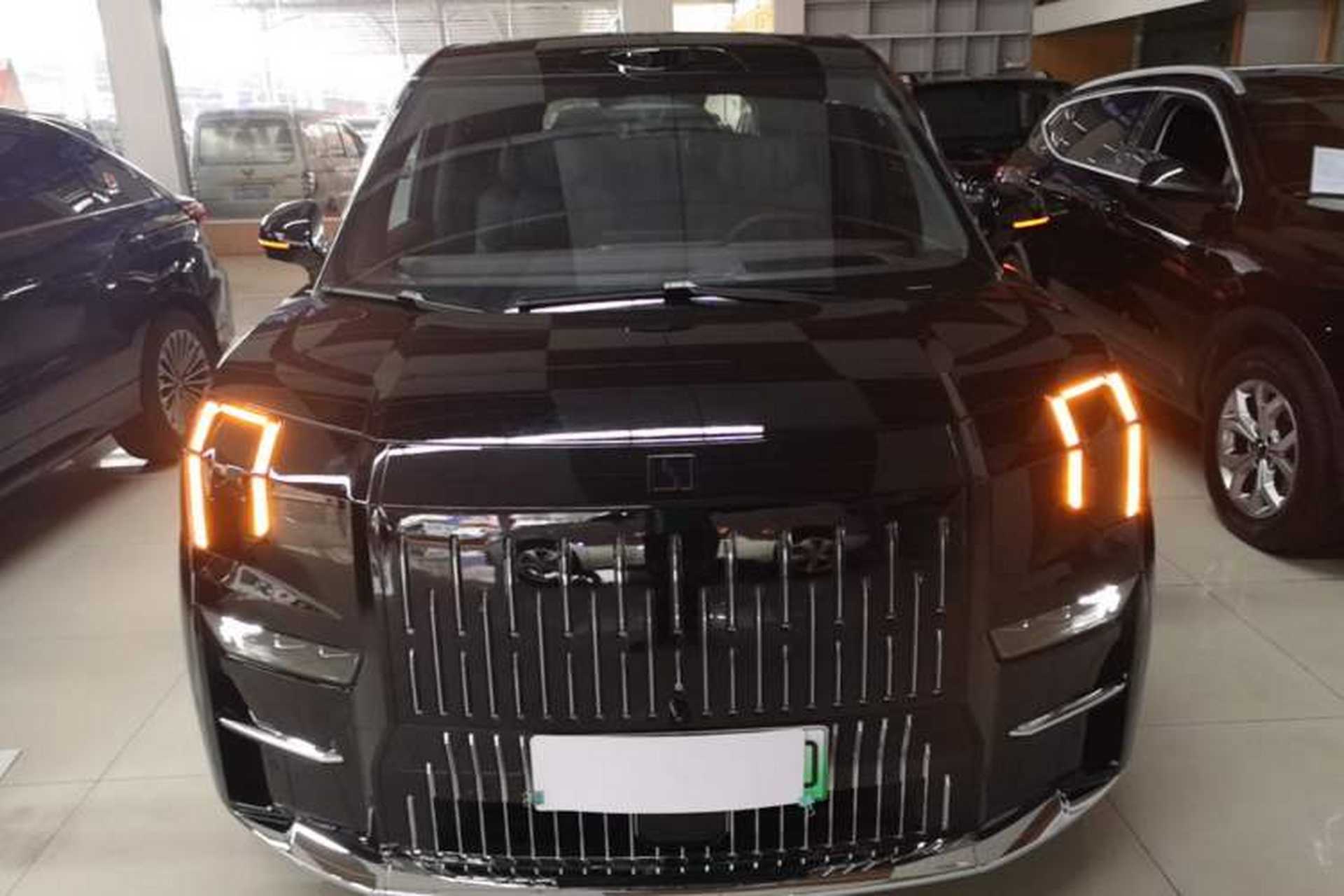 Used Zeekr 009 2024 7-Seater Aisle Version 108 kWh Front