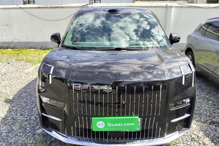 Used Zeekr 009 2024 7-Seater Walk-Through Version Four-Wheel Drive 108 kWh Front