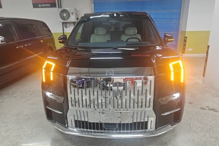 Used Zeekr 009 2024 7-Seater Aisle Version 108 kWh Front