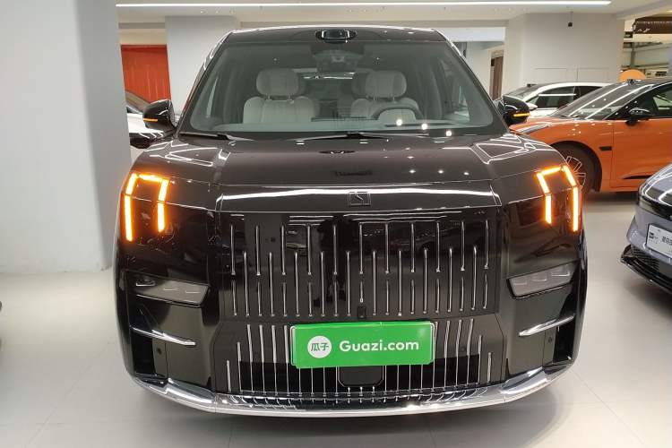 Used Zeekr 009 2024 Six-Seat Executive Version 4WD 108 kWh Front