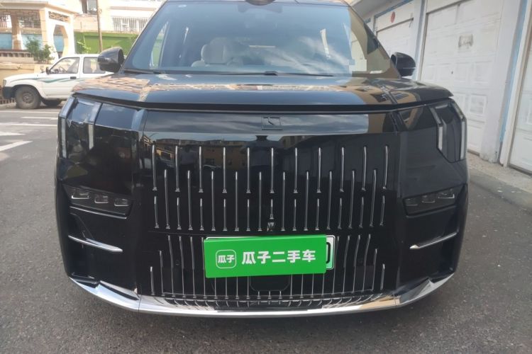 Used Zeekr 009 2024 7-Seater Aisle Version 108 kWh Front
