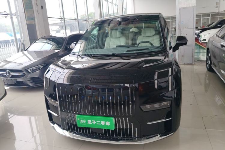 Used Zeekr 009 2024 7-Seater Aisle Version 108 kWh Front