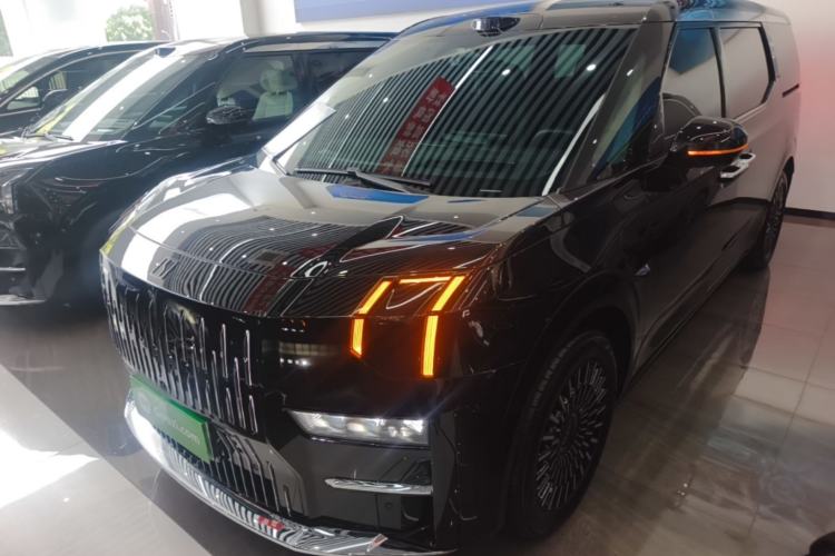 Used Zeekr 009 2024 7-Seater Aisle Version 108 kWh Front
