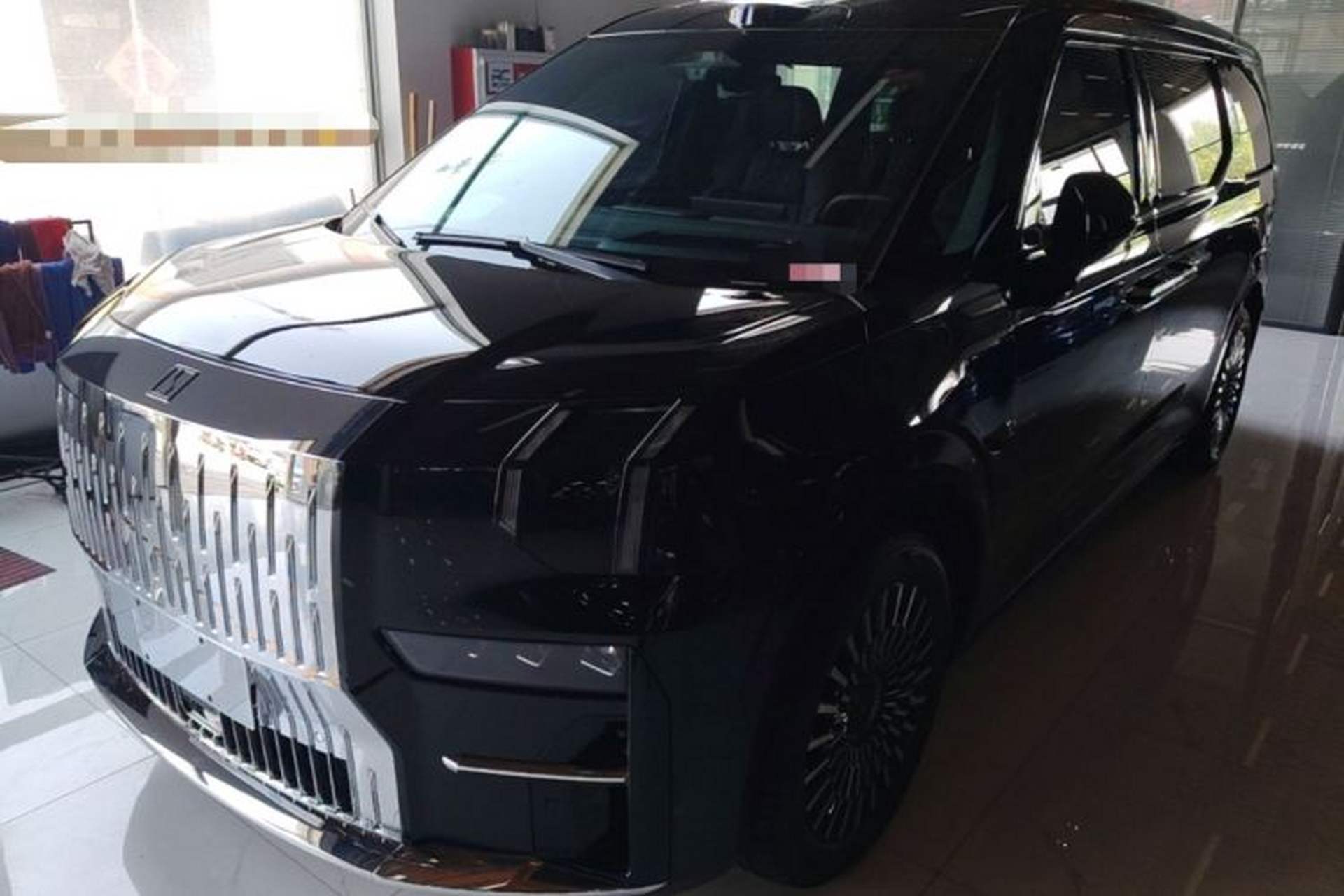 Used Zeekr 009 2024 7-Seater Walk-Through Version Four-Wheel Drive 108 kWh Front Left 45 Deg