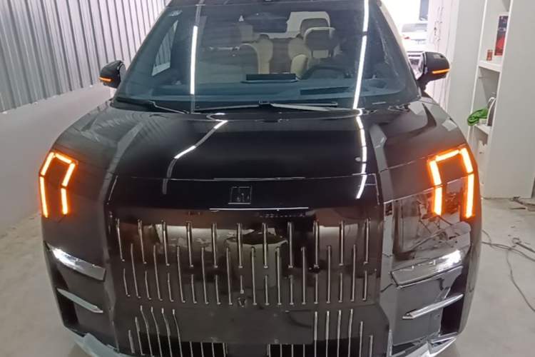 Used Zeekr 009 2024 Six-Seat Executive Version 4WD 108 kWh Front