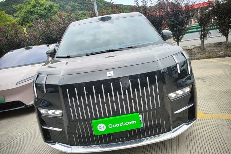Used Zeekr 009 2024 Six-Seat Executive Version 4WD 108 kWh Front