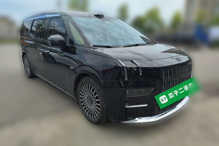 Used Zeekr 009 2024 Six-Seat Executive Version 4WD 108 kWh Front Right 45 Deg
