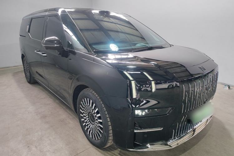 Used Zeekr 009 2024 7-Seater Walk-Through Version Four-Wheel Drive 108 kWh Front Right 45 Deg