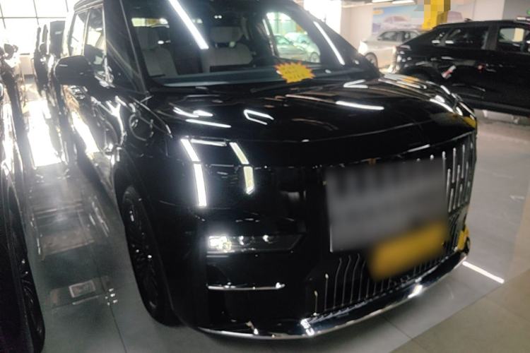 Used Zeekr 009 2024 Six-Seat Executive Version 4WD 108 kWh Front Right 45 Deg