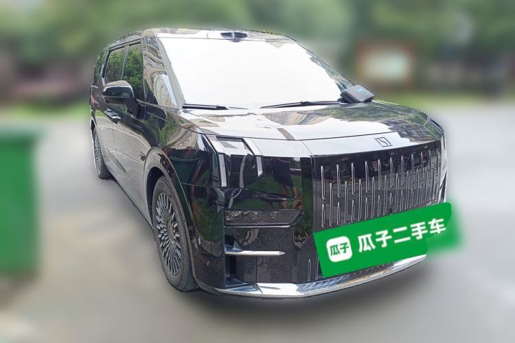 Used Zeekr 009 2024 7-Seater Walk-Through Version Four-Wheel Drive 108 kWh Front Right 45 Deg
