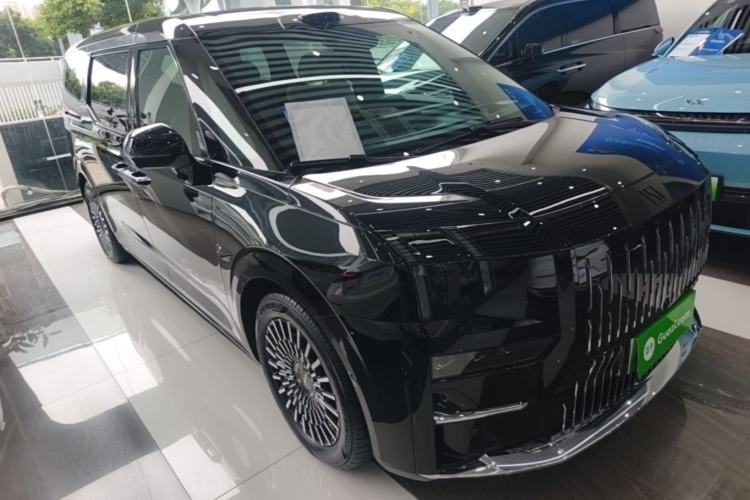 Used Zeekr 009 2024 7-Seater Walk-Through Version Four-Wheel Drive 108 kWh Front Right 45 Deg