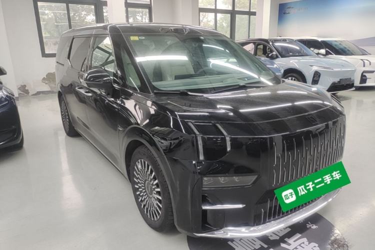 Used Zeekr 009 2024 Six-Seat Executive Version 4WD 108 kWh Front Right 45 Deg