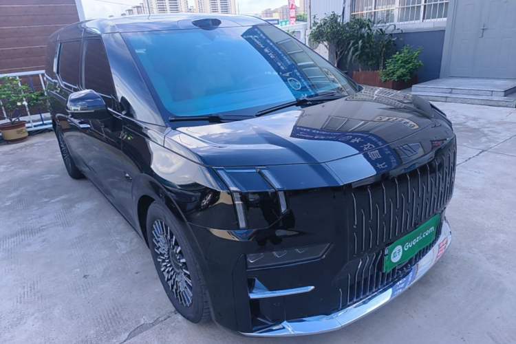 Used Zeekr 009 2024 7-Seater Walk-Through Version Four-Wheel Drive 108 kWh Front Right 45 Deg