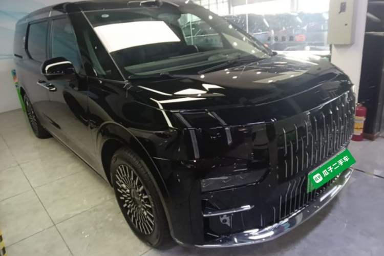 Used Zeekr 009 2024 7-Seater Walk-Through Version Four-Wheel Drive 108 kWh Front Right 45 Deg