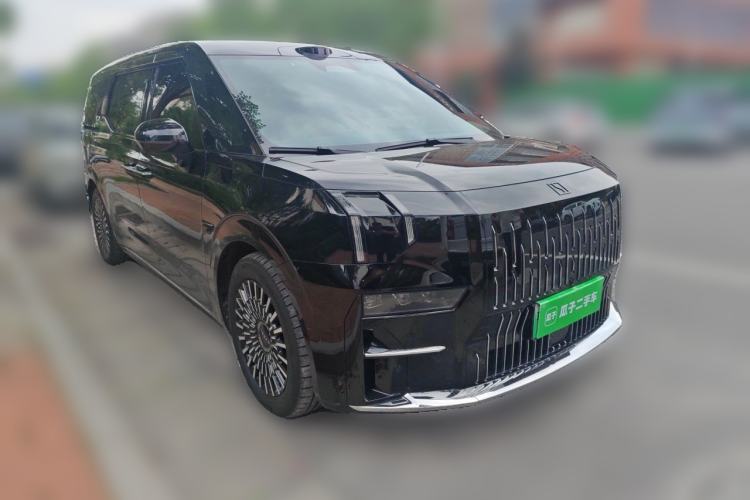 Used Zeekr 009 2024 Six-Seat Executive Version 4WD 108 kWh Front Right 45 Deg