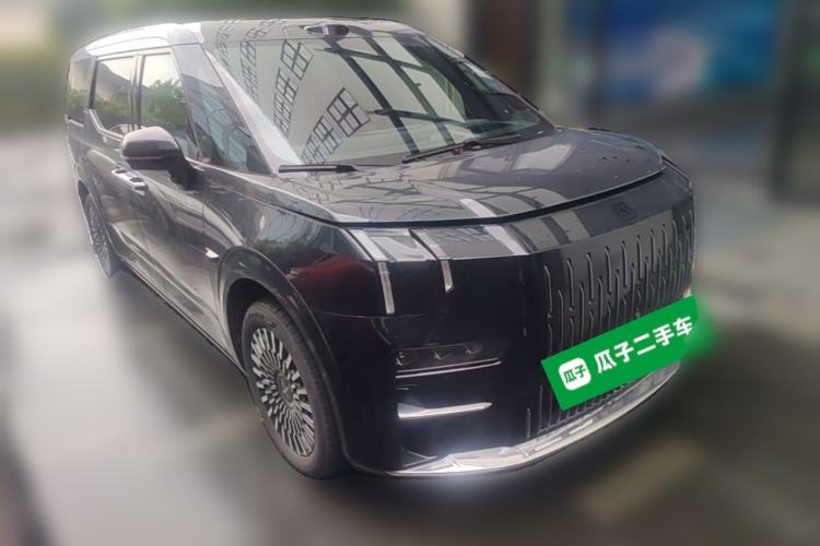 Used Zeekr 009 2024 Six-Seat Executive Version 4WD 108 kWh Front Right 45 Deg