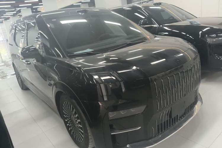 Used Zeekr 009 2024 7-Seater Walk-Through Version Four-Wheel Drive 108 kWh Front Right 45 Deg