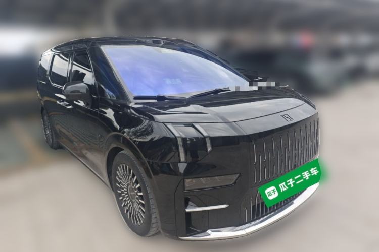 Used Zeekr 009 2024 7-Seater Aisle Version 108 kWh Front Right 45 Deg