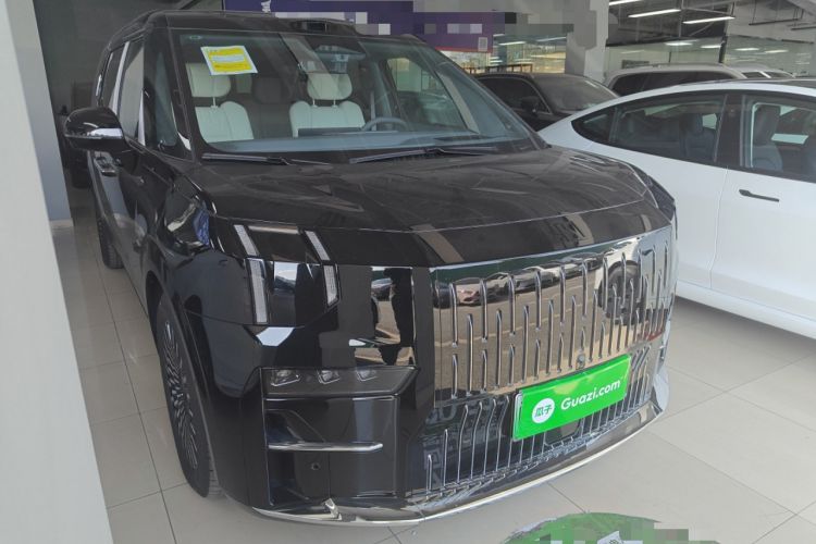 Used Zeekr 009 2024 7-Seater Aisle Version 108 kWh Front Right 45 Deg