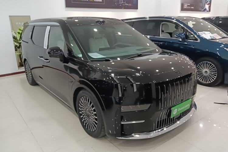 Used Zeekr 009 2024 Six-Seat Executive Version 4WD 108 kWh Front Right 45 Deg