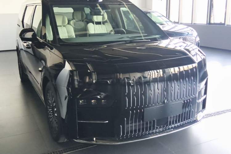 Used Zeekr 009 2024 7-Seater Walk-Through Version Four-Wheel Drive 108 kWh Front Right 45 Deg