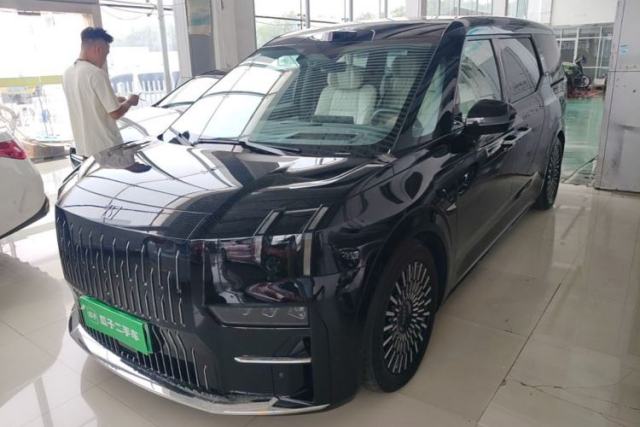Used Zeekr 009 2024 7-Seater Aisle Version 108 kWh