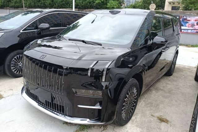 Used Zeekr 009 2024 7-Seater Aisle Version 108 kWh
