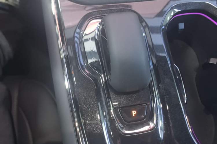 Used Zeekr 009 2024 Six-Seat Executive Version 4WD 108 kWh Gear Lever